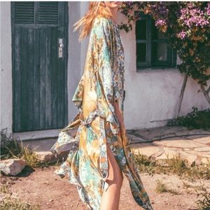 NWOT. Authentic spell and the gypsy willow robe! M/L